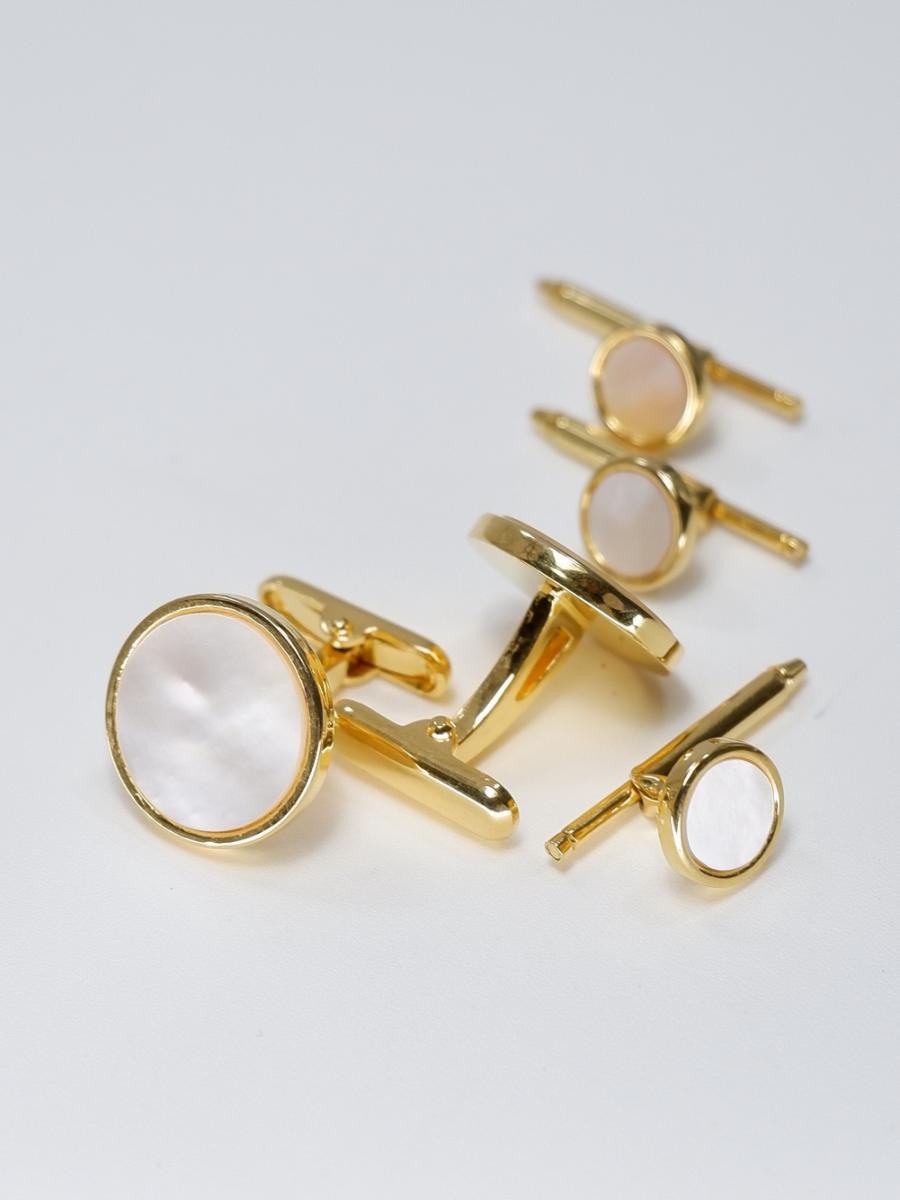 cuffbutW124b